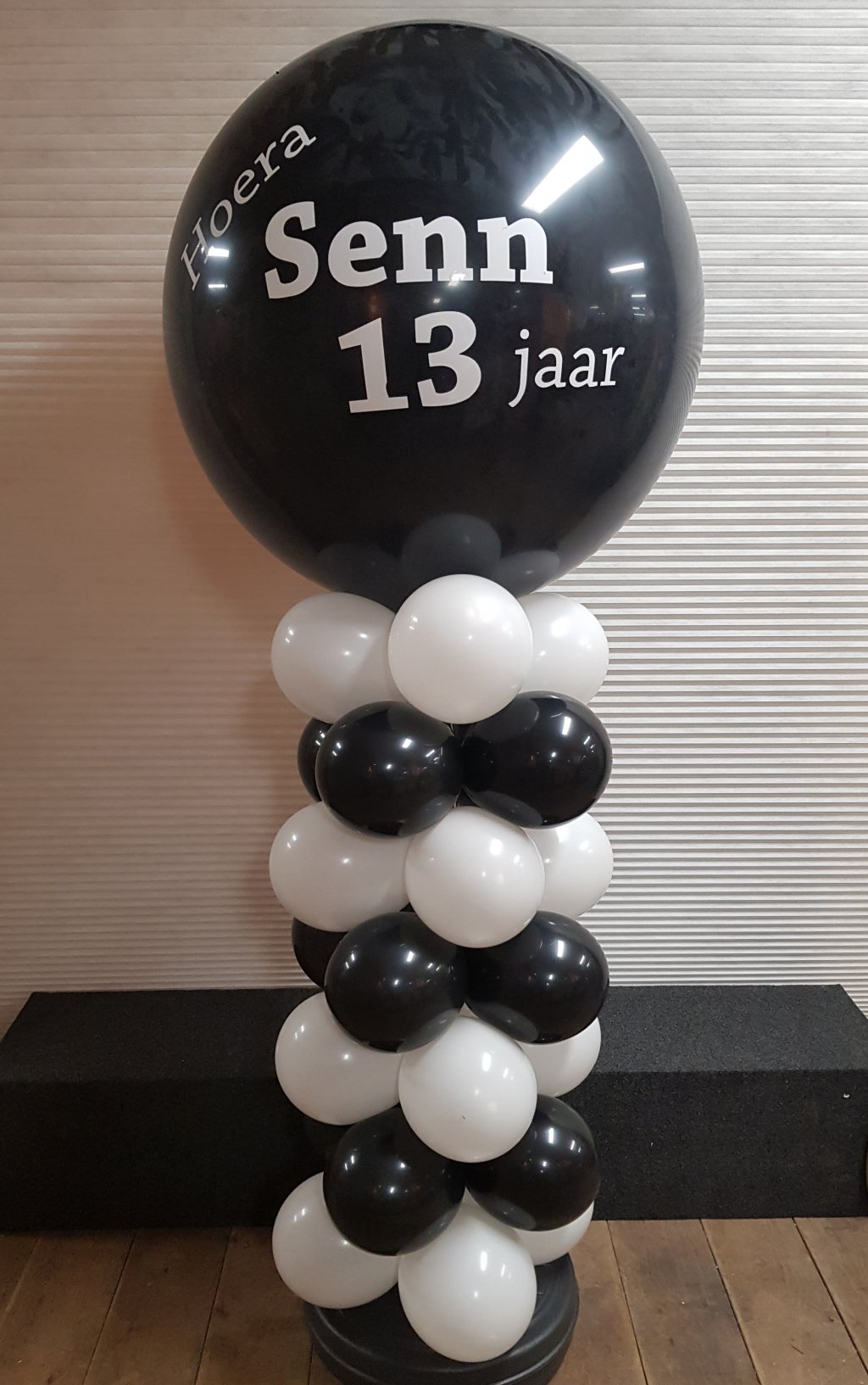 Leeftijden ballonnenzuil standaard foto