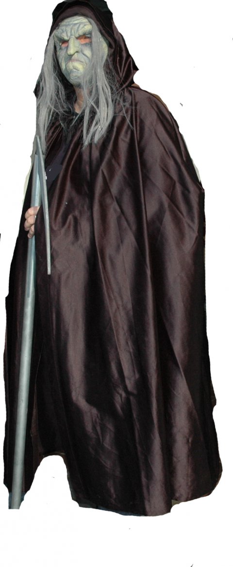 Zwarte cape met capuchon en masker foto