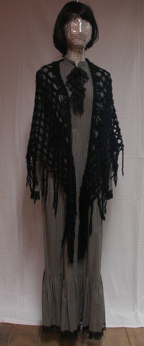 Sara kleding -jurk met stola m48 foto
