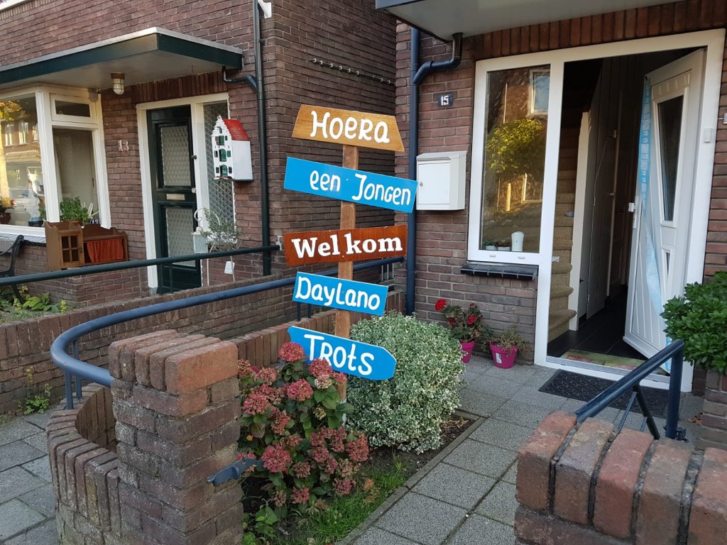 Wegwijzer bord Jongen foto