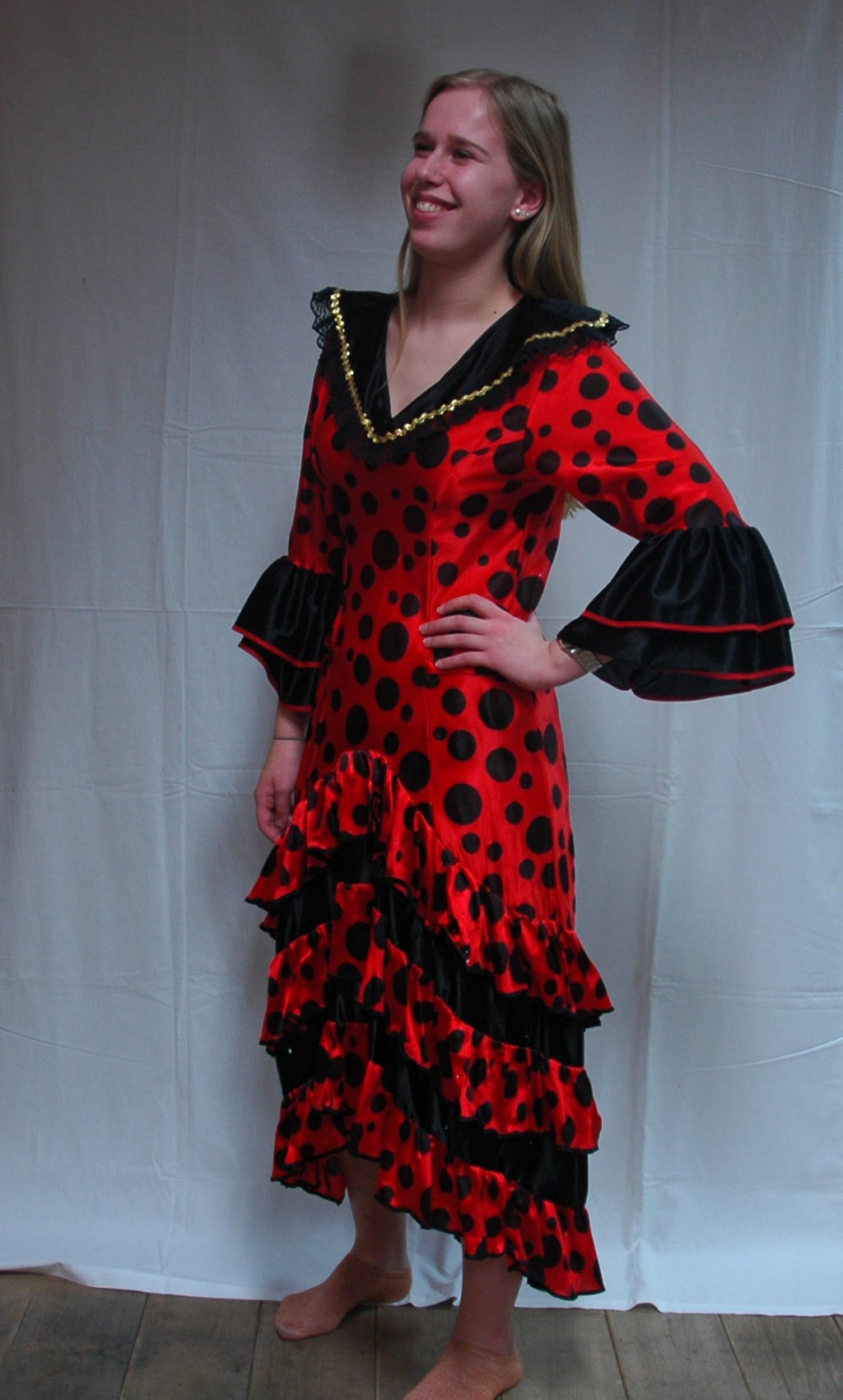 Spaanse danseres maat 40 foto